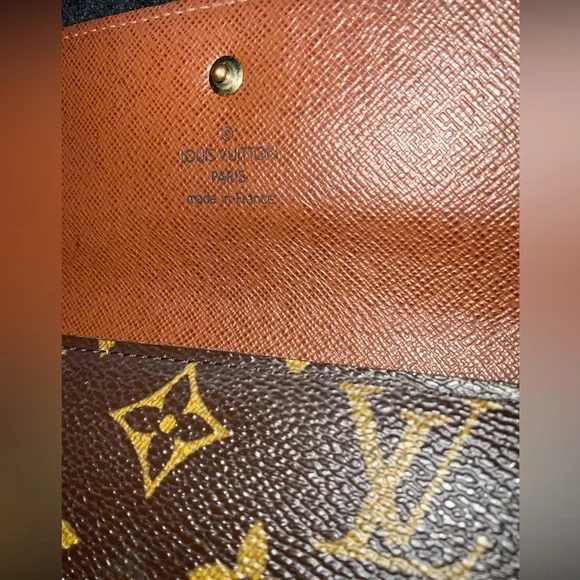 ✅AUTHENTIC TRIFOLD INTERNATIONAL WALLET LOUIS VUITTON - Picture 10 of 13
